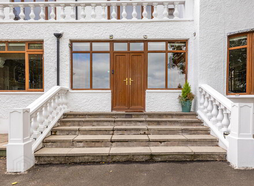341 Comber Road, Dundonald, Belfast, BT16 1XB