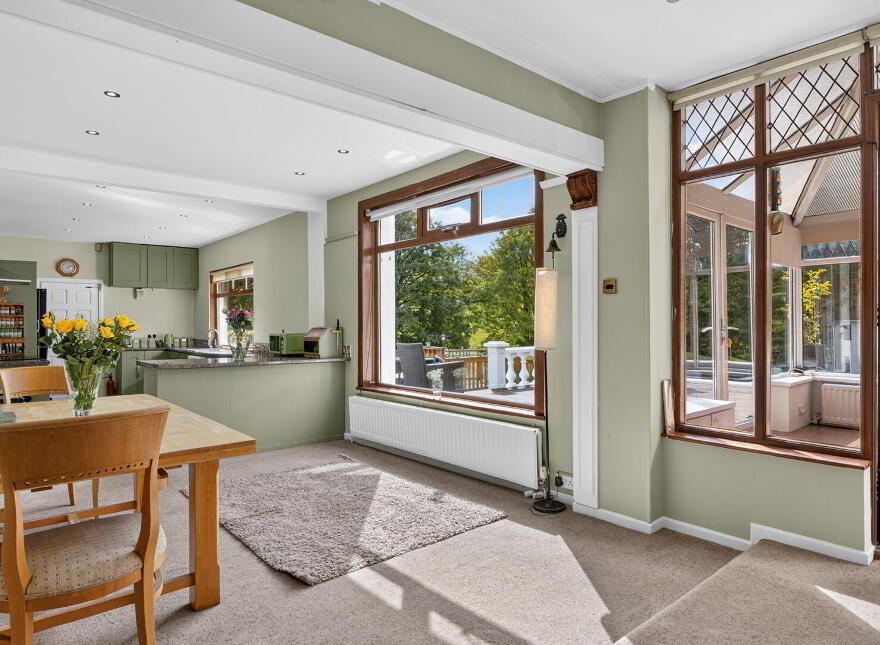 341 Comber Road, Dundonald, Belfast, BT16 1XB