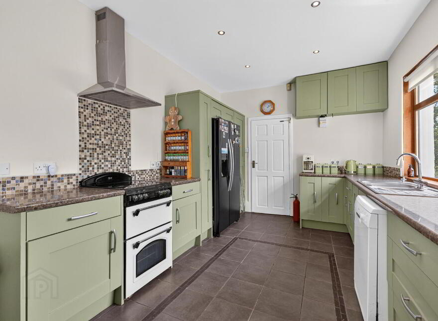 341 Comber Road, Dundonald, Belfast, BT16 1XB