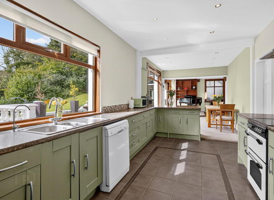 341 Comber Road, Dundonald, Belfast, BT16 1XB