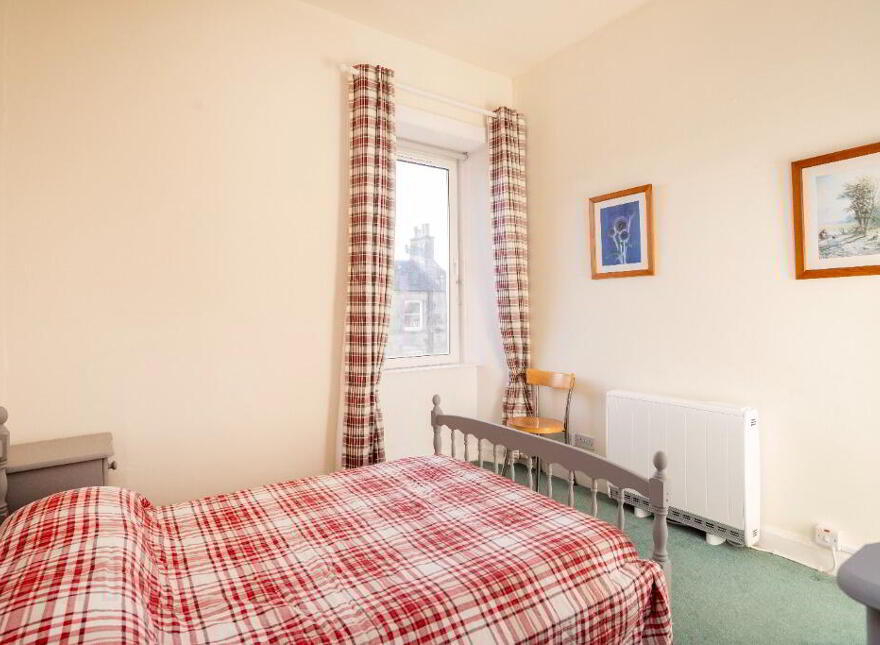 132 Albert Street, Easter Road, Edinburgh, EH7 5LT