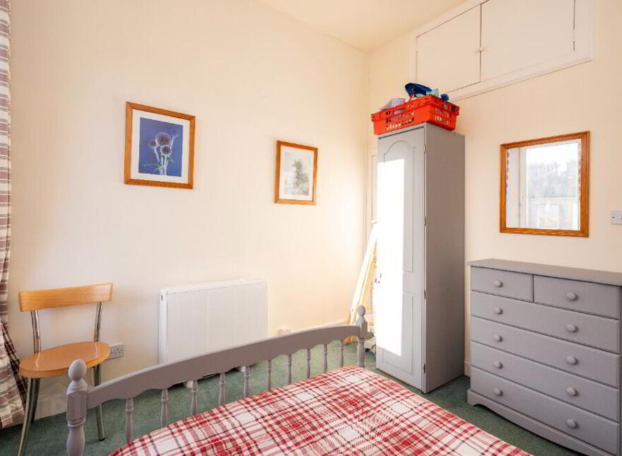 132 Albert Street, Easter Road, Edinburgh, EH7 5LT