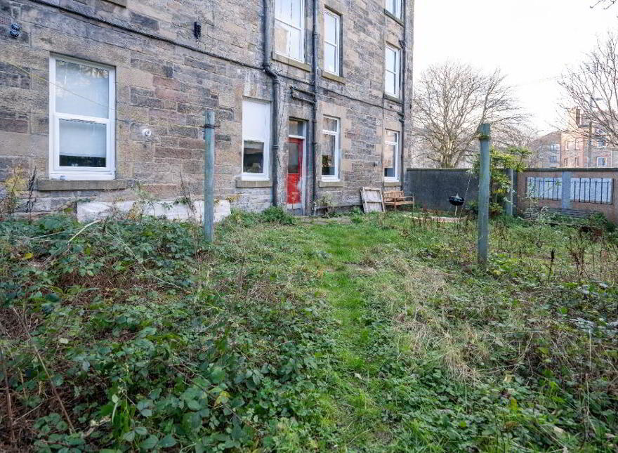 132 Albert Street, Easter Road, Edinburgh, EH7 5LT