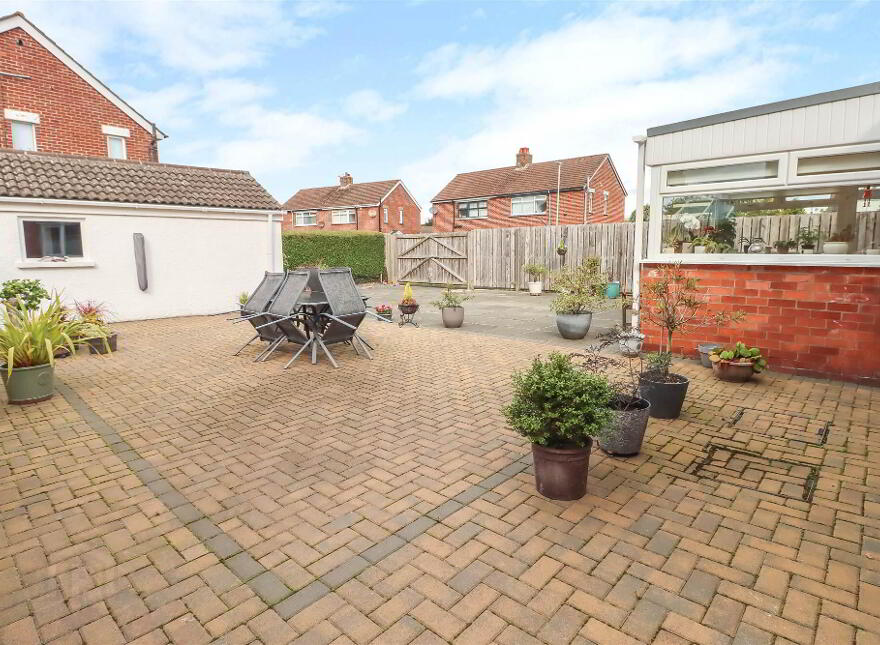 11 Grand Prix Park, Dundonald, Belfast, BT16 2BD