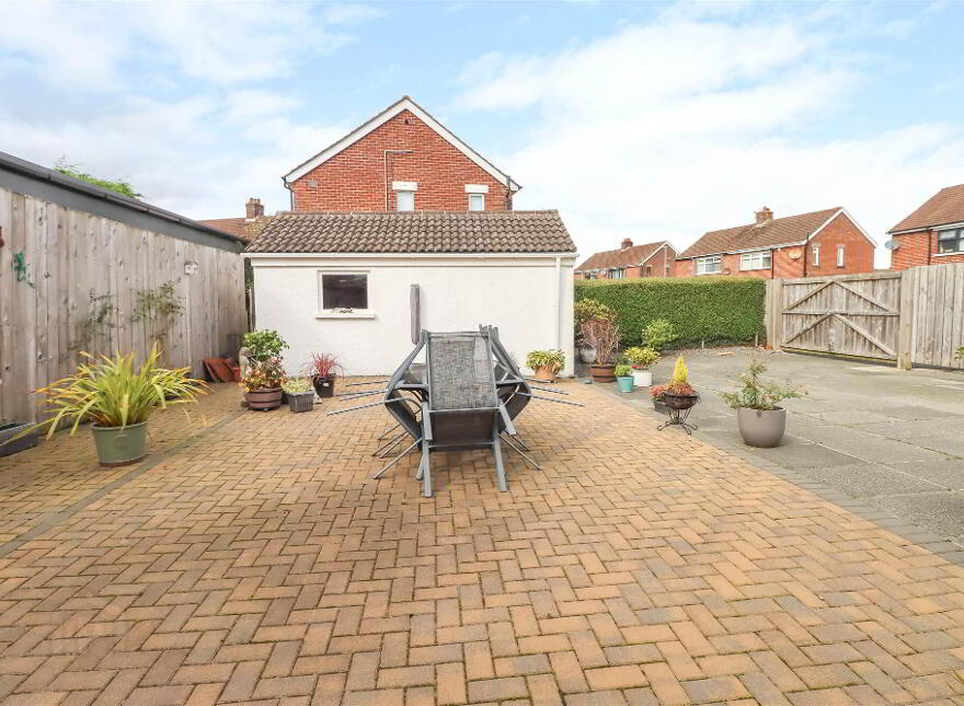 11 Grand Prix Park, Dundonald, Belfast, BT16 2BD
