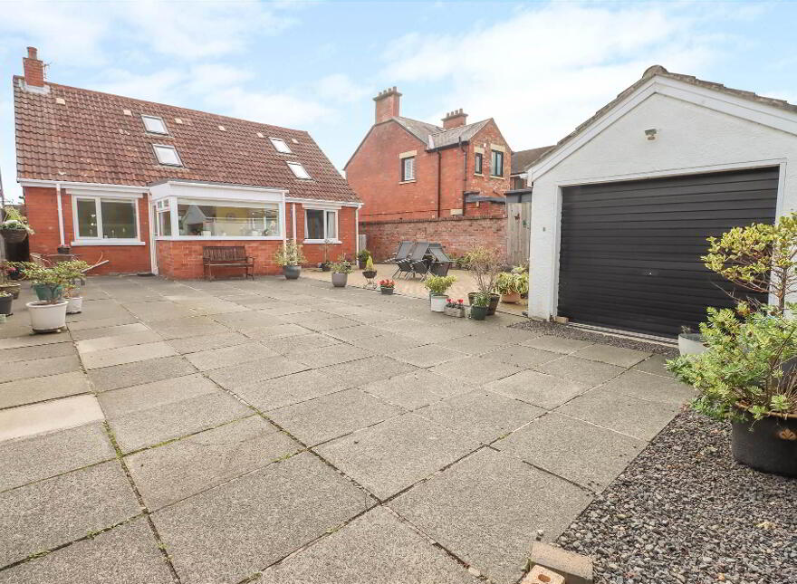11 Grand Prix Park, Dundonald, Belfast, BT16 2BD