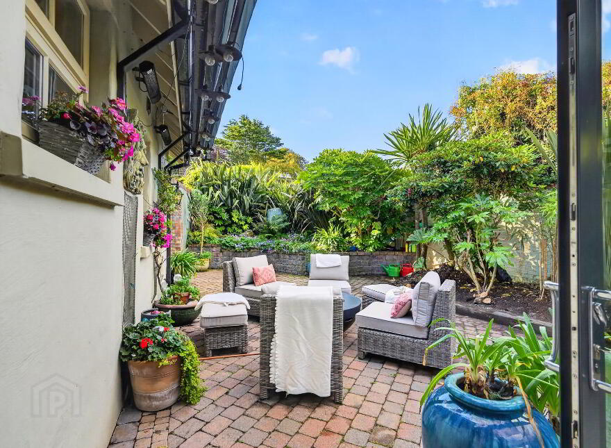 44 Shandon Drive, Ballyholme, Bangor, BT20 5HR