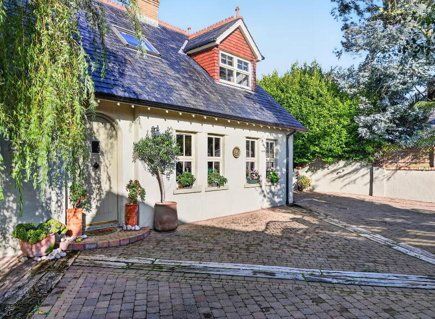 44 Shandon Drive, Ballyholme, Bangor, BT20 5HR