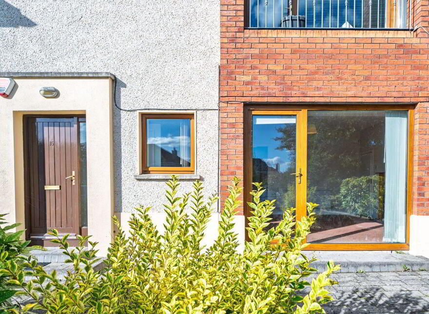 15 Chestnut Hall, Johnstown, C15KV18