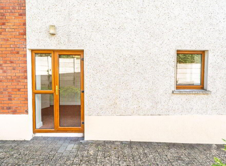 15 Chestnut Hall, Johnstown, C15KV18