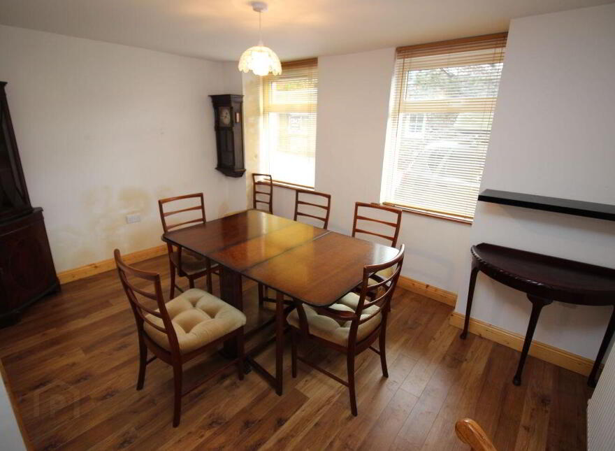 7 Lower Massytown, Macroom, P12Y981