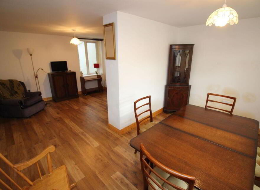 7 Lower Massytown, Macroom, P12Y981