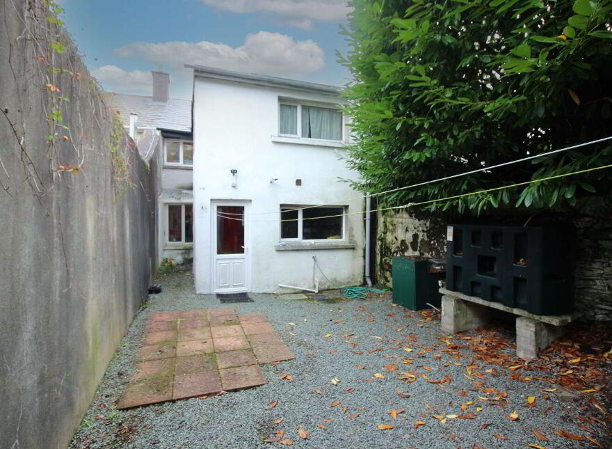 7 Lower Massytown, Macroom, P12Y981
