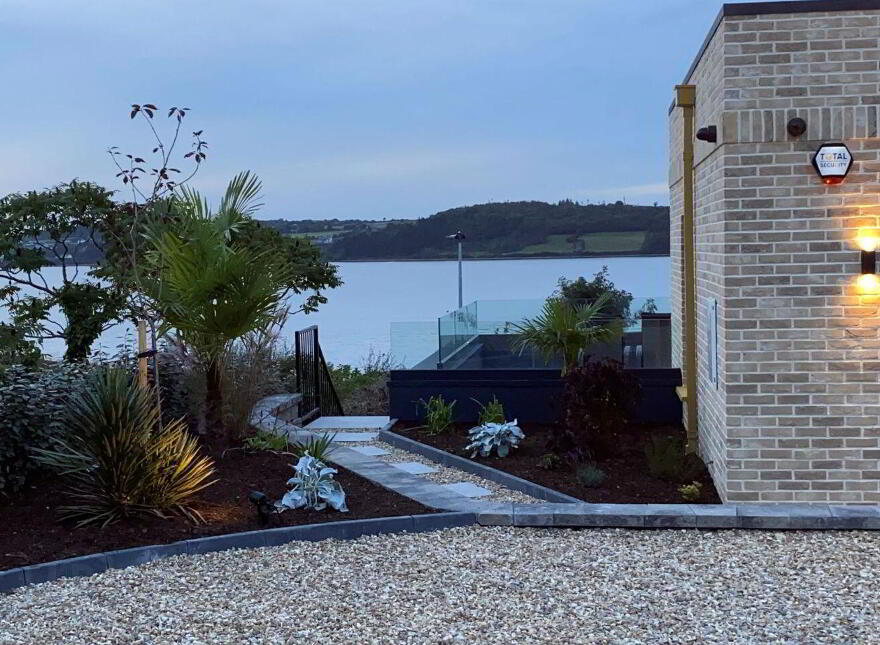One Harbours Edge, Lower Aghada, Midleton, P25Y2Y1