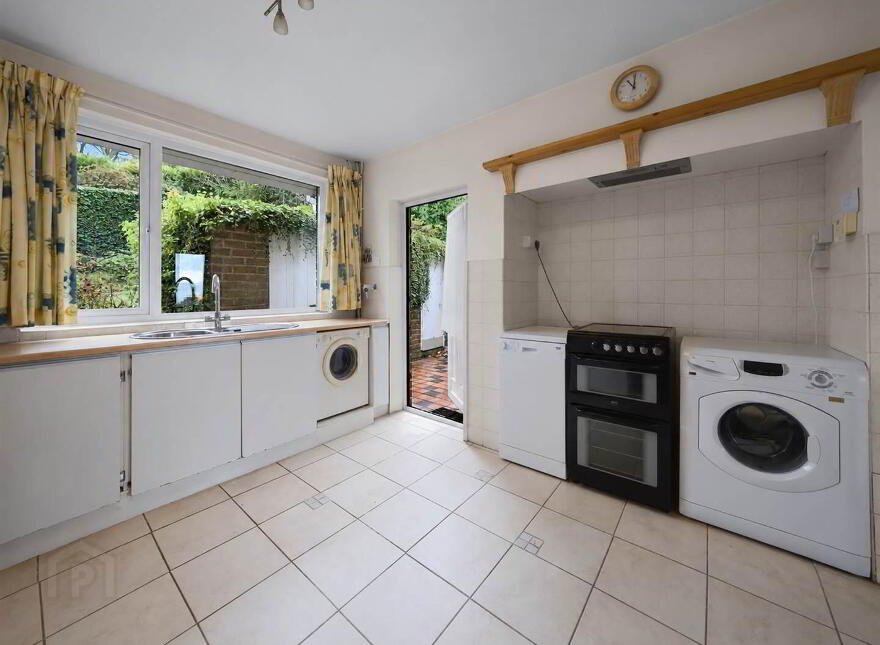 16 Carney Hill, Holywood, BT18 0JR