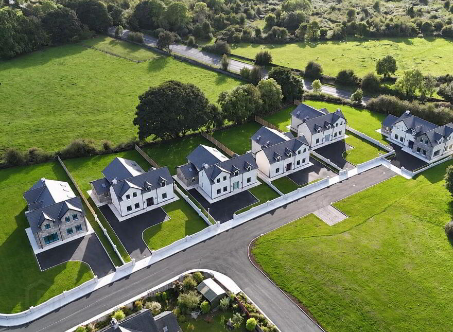 Harbour Court, Lecarrow, Lecarrow, F42X297