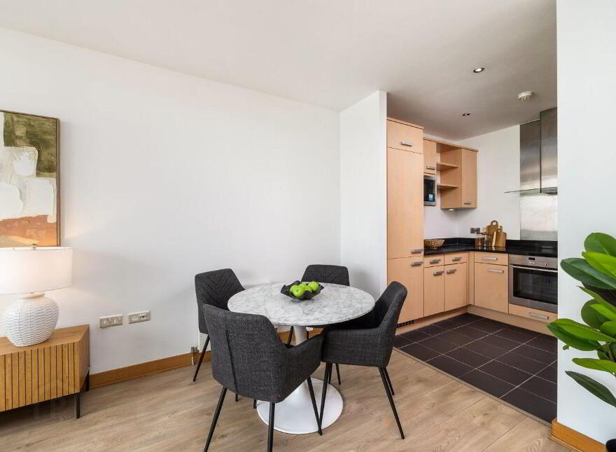 93 Kirkpatrick House, Spencer Dock, Dublin 1, D01P265