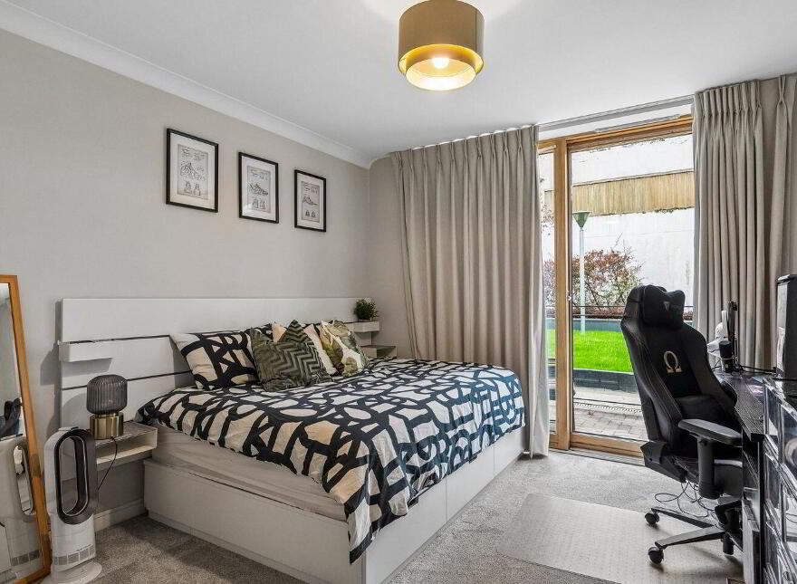 Apartment 3 Block, Mellowes Quay, Usher Street, Dublin 8, D08A5Y3