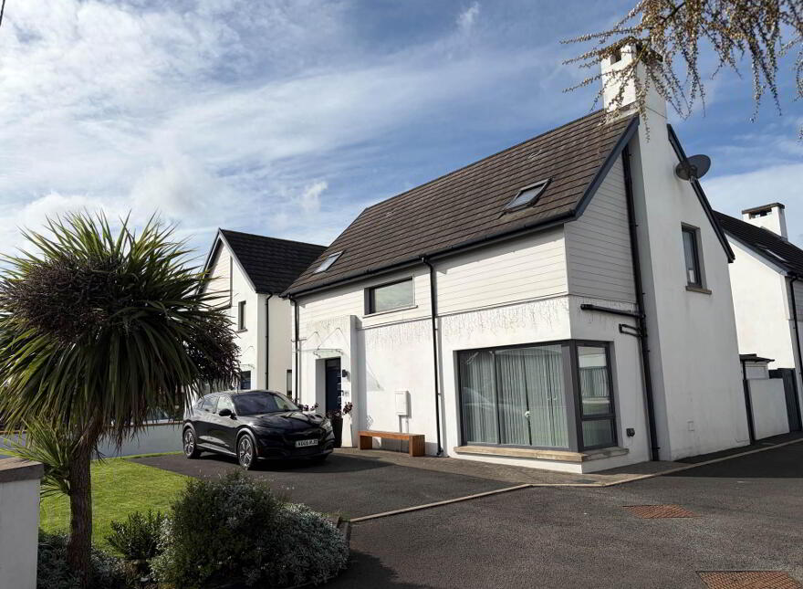 154 Larne Road, Carrickfergus, BT38 7NL