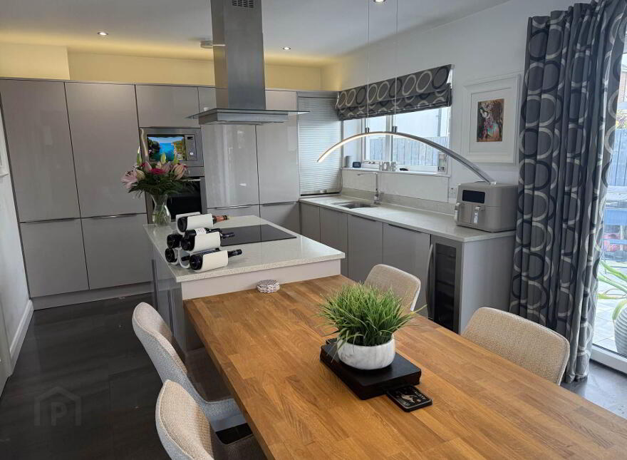 154 Larne Road, Carrickfergus, BT38 7NL
