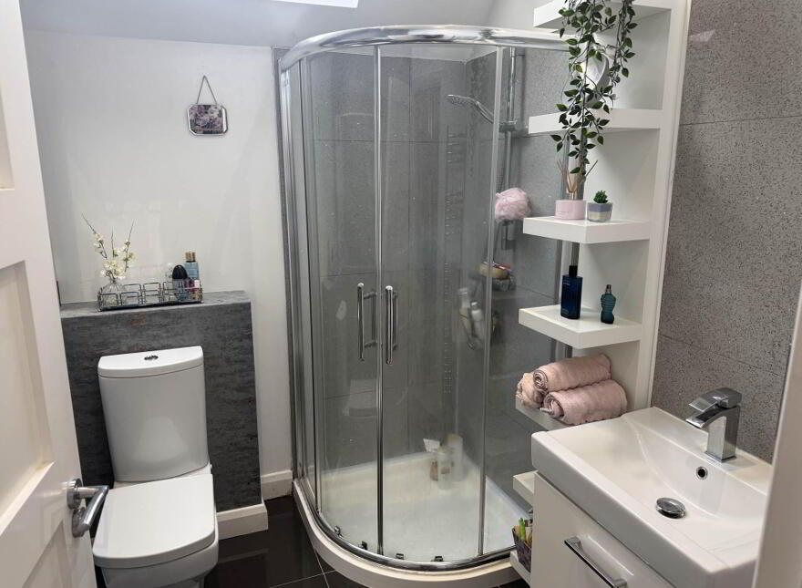 154 Larne Road, Carrickfergus, BT38 7NL