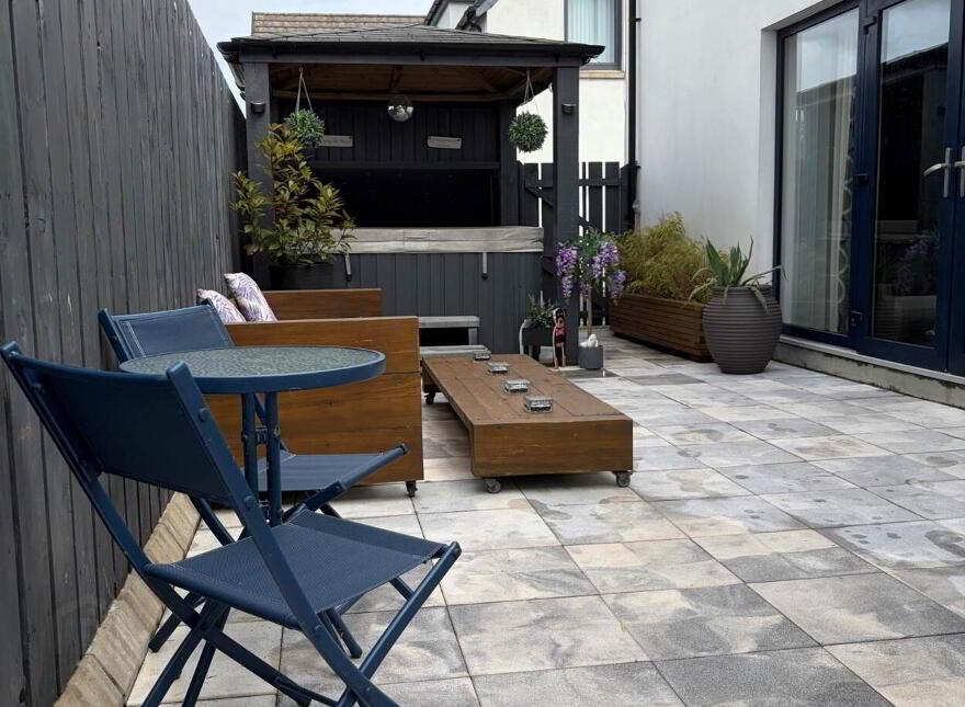 154 Larne Road, Carrickfergus, BT38 7NL