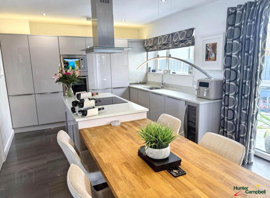 154 Larne Road, Carrickfergus, BT38 7NL