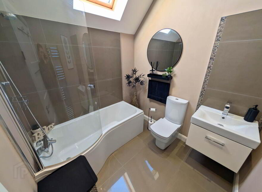 154 Larne Road, Carrickfergus, BT38 7NL