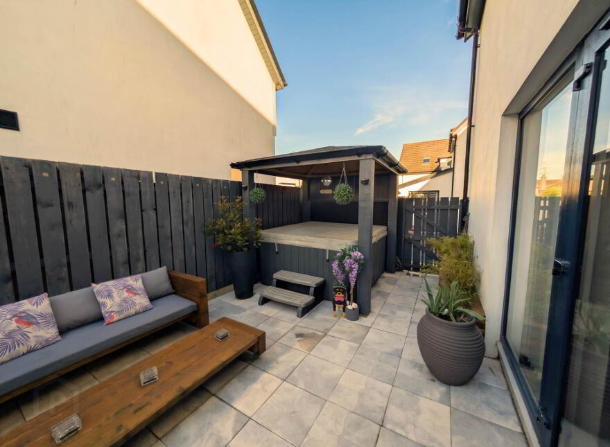 154 Larne Road, Carrickfergus, BT38 7NL