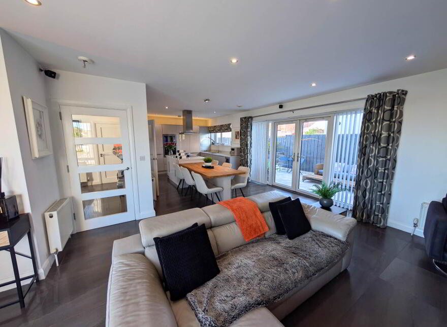 154 Larne Road, Carrickfergus, BT38 7NL