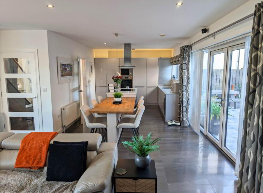 154 Larne Road, Carrickfergus, BT38 7NL
