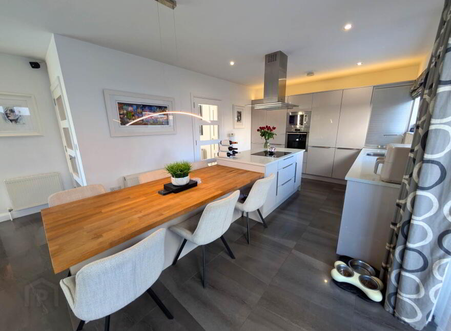154 Larne Road, Carrickfergus, BT38 7NL