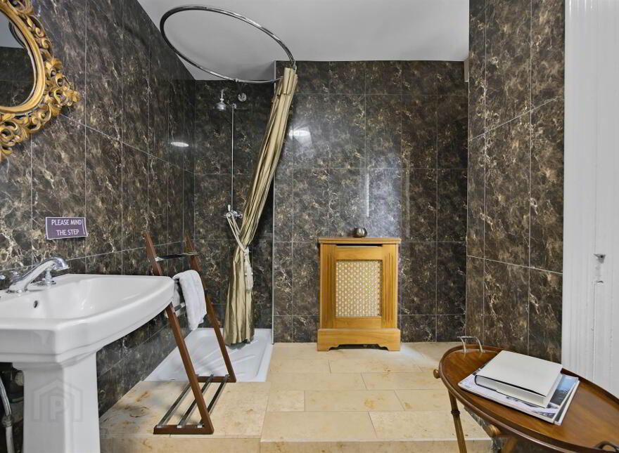 3 Victoria Road, Holywood, BT18 9BA