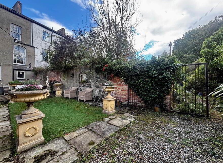 3 Victoria Road, Holywood, BT18 9BA