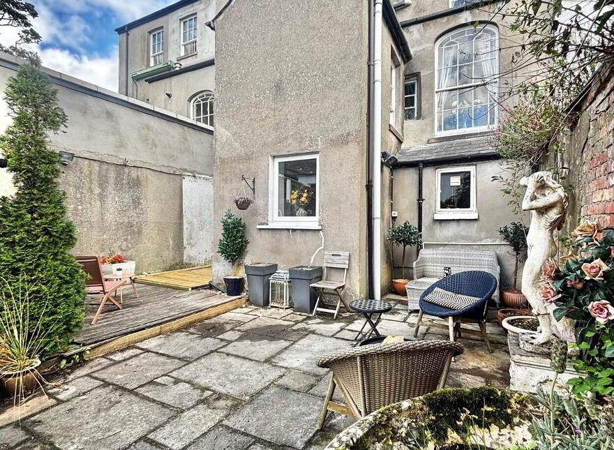 3 Victoria Road, Holywood, BT18 9BA