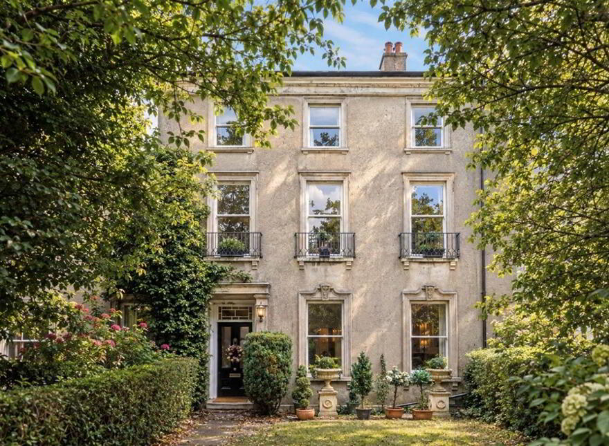 3 Victoria Road, Holywood, BT18 9BA