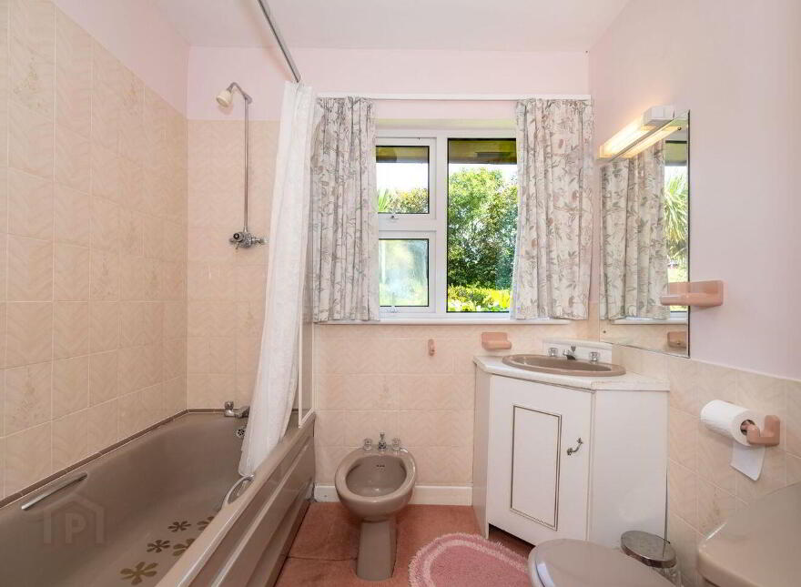 Walyunga, Sandycove, Kinsale, P17NV09
