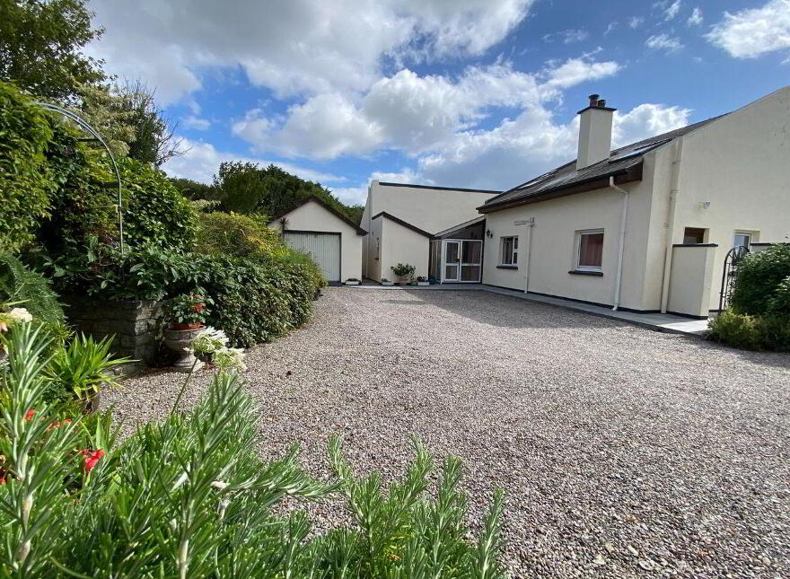 Walyunga, Sandycove, Kinsale, P17NV09