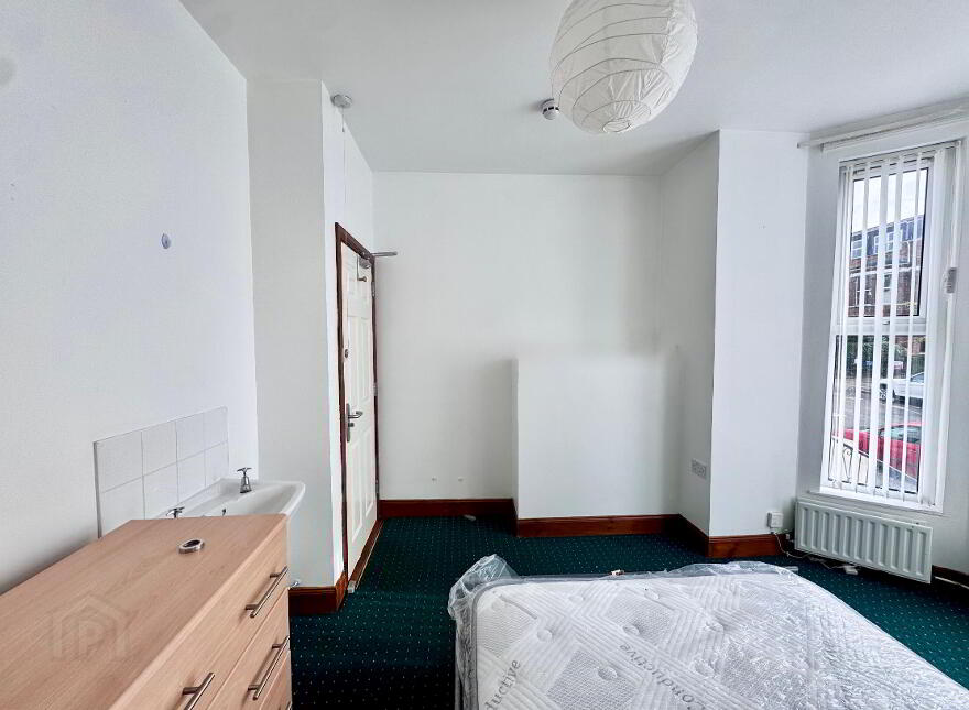 Flat 1, 6 Eglantine Avenue, Belfast, BT9 6DX