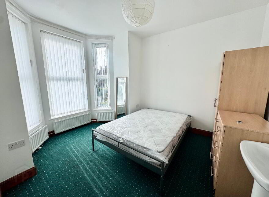 Flat 1, 6 Eglantine Avenue, Belfast, BT9 6DX