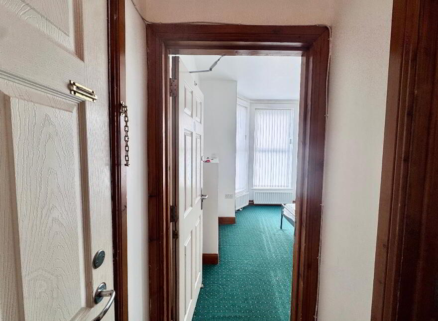 Flat 1, 6 Eglantine Avenue, Belfast, BT9 6DX