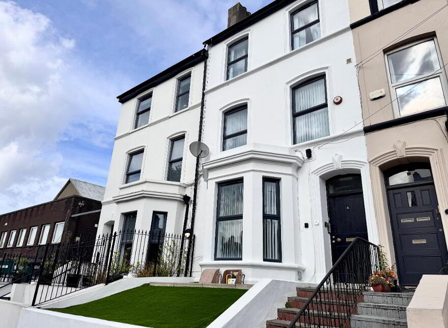 Flat 1, 6 Eglantine Avenue, Belfast, BT9 6DX