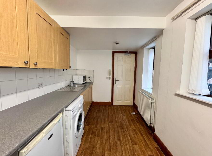 Flat 1, 6 Eglantine Avenue, Belfast, BT9 6DX