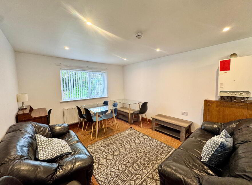Flat 1, 6 Eglantine Avenue, Belfast, BT9 6DX