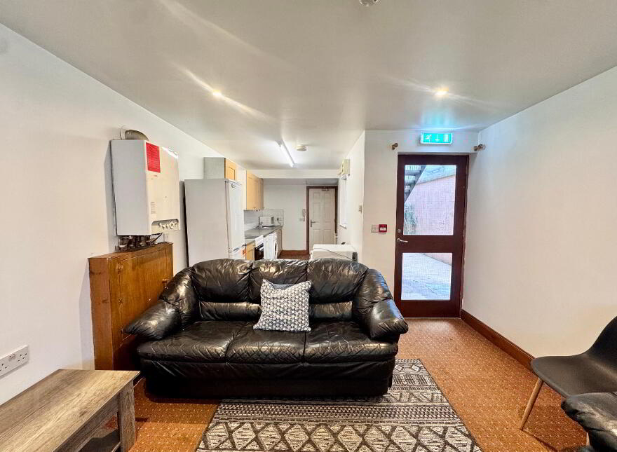 Flat 1, 6 Eglantine Avenue, Belfast, BT9 6DX