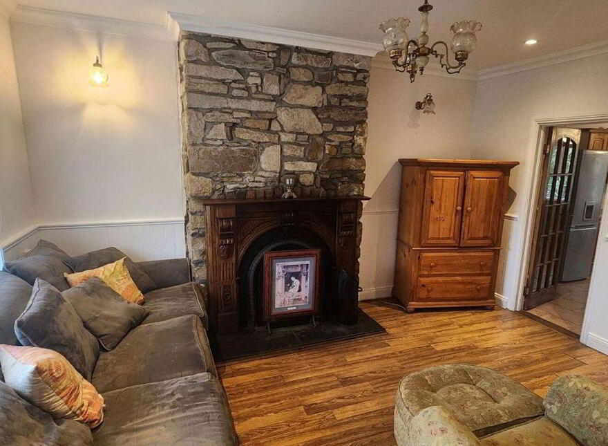 Cross Residence, Creggan, Ballaghaderreen, F45N793