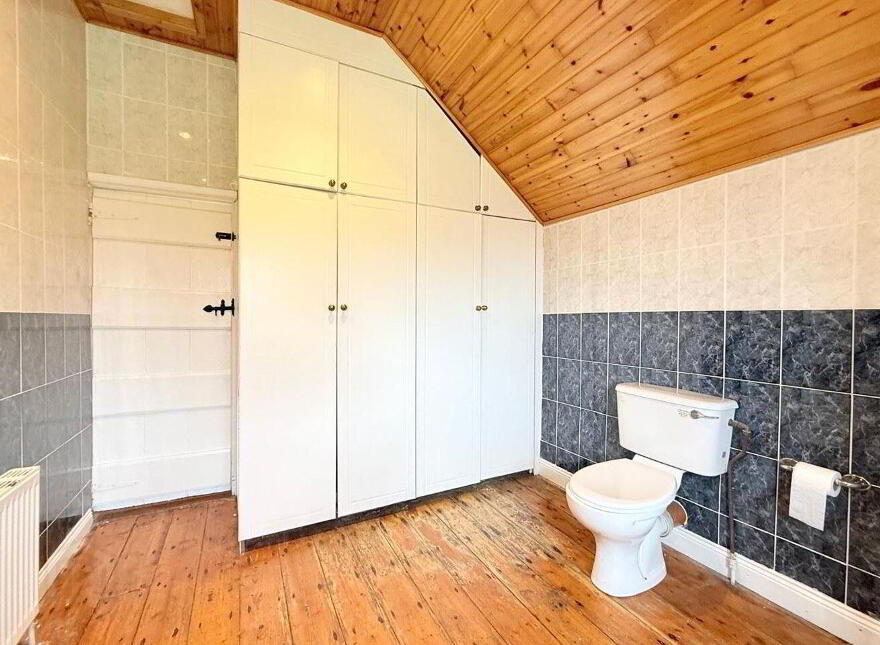 Cross Residence, Creggan, Ballaghaderreen, F45N793