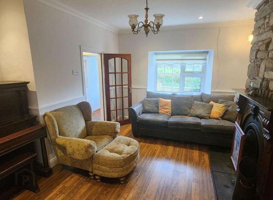 Cross Residence, Creggan, Ballaghaderreen, F45N793