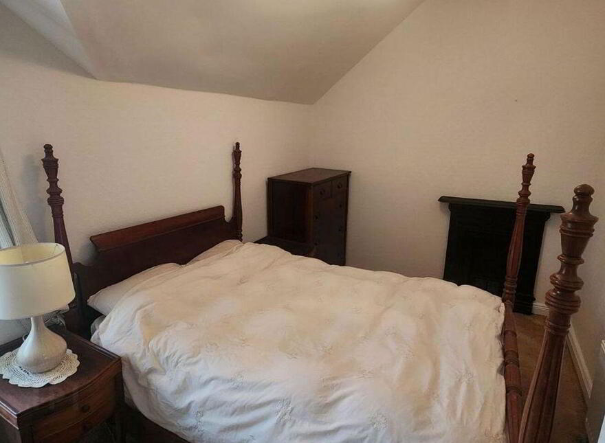 Cross Residence, Creggan, Ballaghaderreen, F45N793