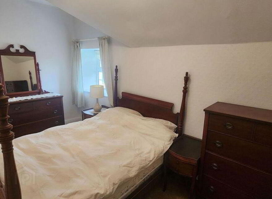 Cross Residence, Creggan, Ballaghaderreen, F45N793